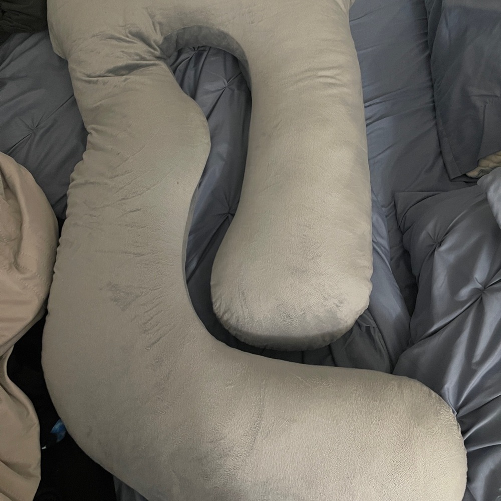 Gray U-Shaped Body Pregnancy Pillow - Picture 2 of 2